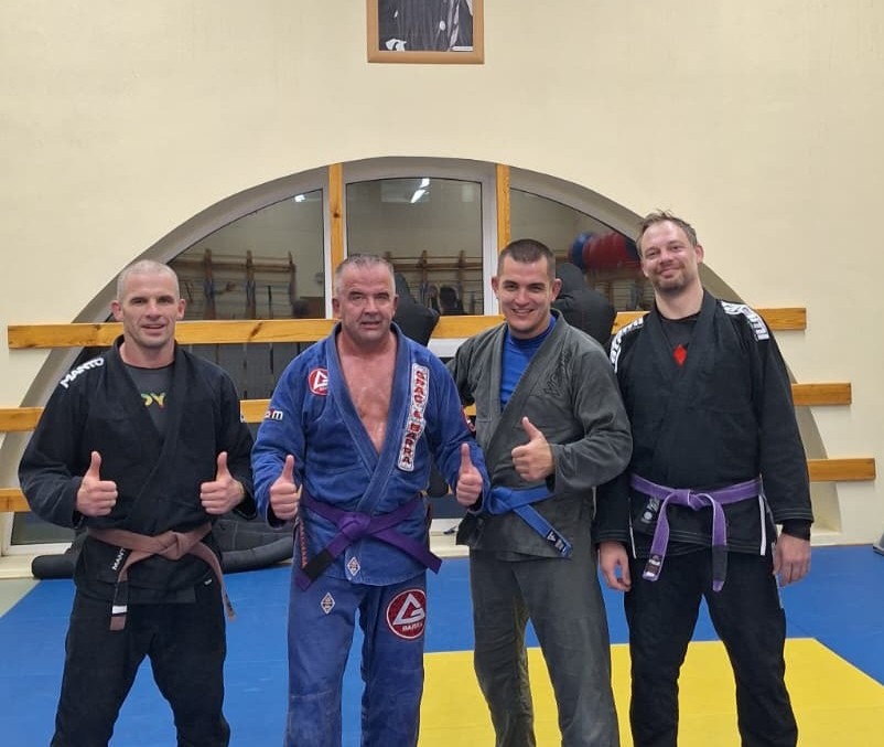 Gi brazīļu džiu-džitsu nodarbība Grappling Team Sigulda